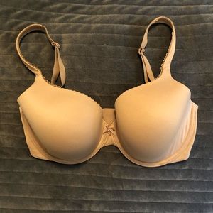 NWT Victoria’s Secret lightly lined perfect cov.